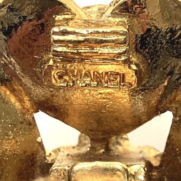 CHANEL Authentic Black Pearl Earrings - Picture 6 of 9